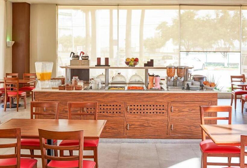 Отель Ibis Monterrey Aeropuerto