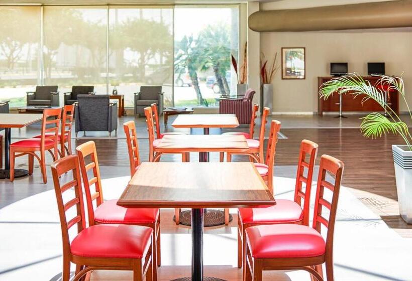 Отель Ibis Monterrey Aeropuerto