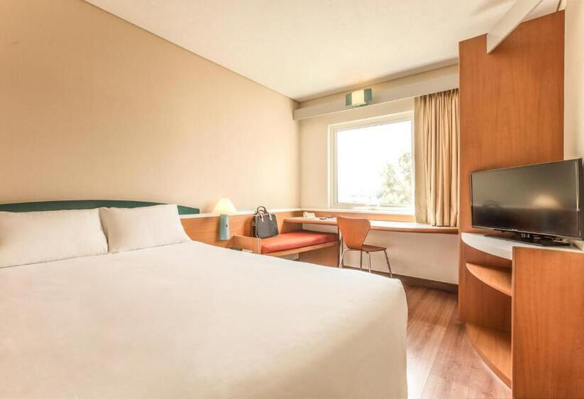 Отель Ibis Monterrey Aeropuerto
