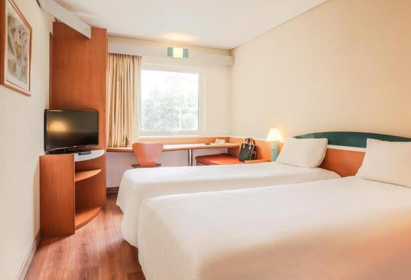 Отель Ibis Monterrey Aeropuerto