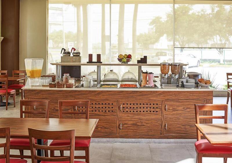 Отель Ibis Monterrey Aeropuerto