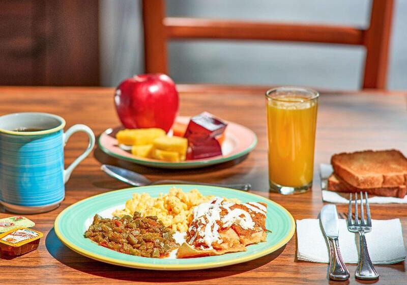 Отель Ibis Monterrey Aeropuerto