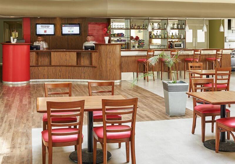 Отель Ibis Monterrey Aeropuerto