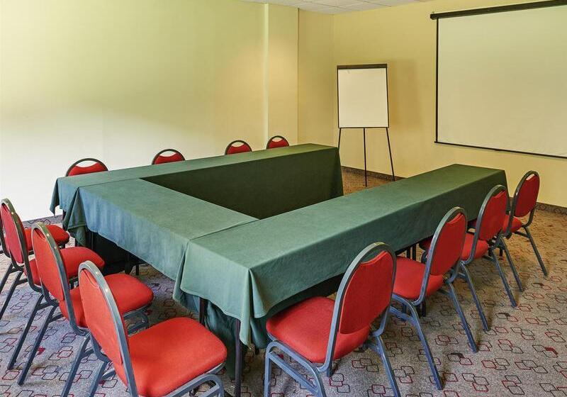 Отель Ibis Monterrey Aeropuerto