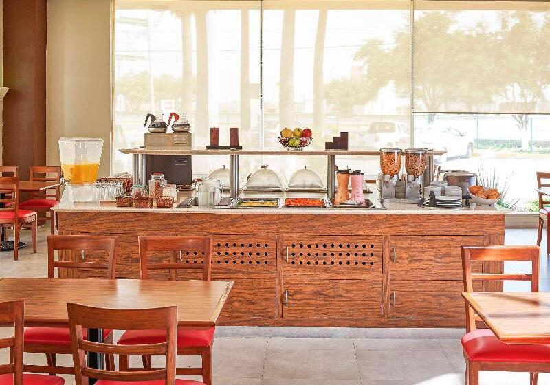 Отель Ibis Monterrey Aeropuerto