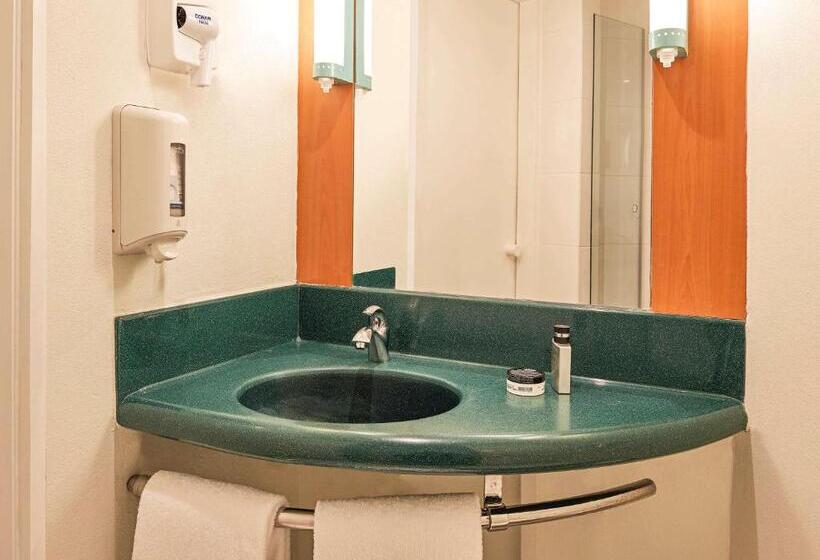 Отель Ibis Monterrey Valle