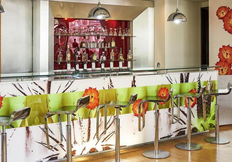 Отель Ibis Monterrey Valle