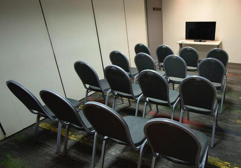 هتل Ibis Montevideo Rambla