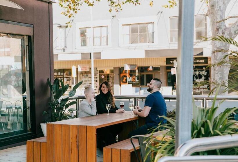 هتل Ibis Newcastle