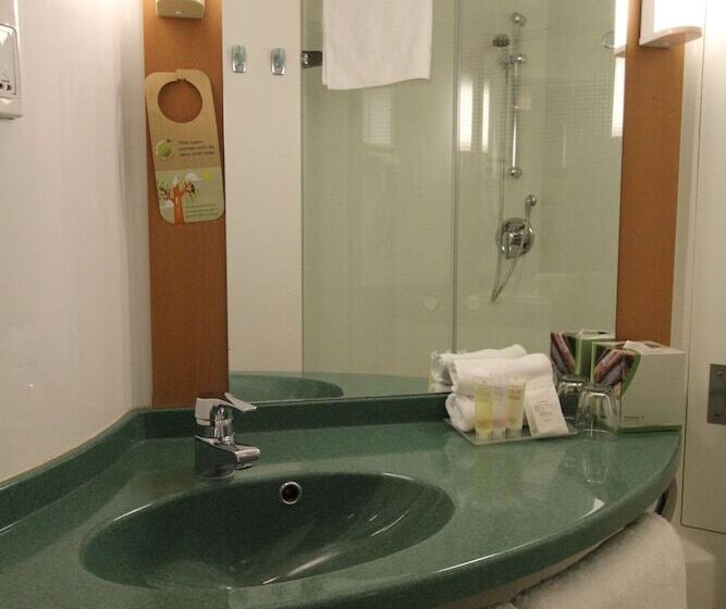 هتل Ibis Newcastle