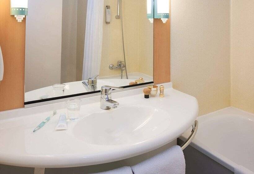 Отель Ibis Paris Pantin Eglise