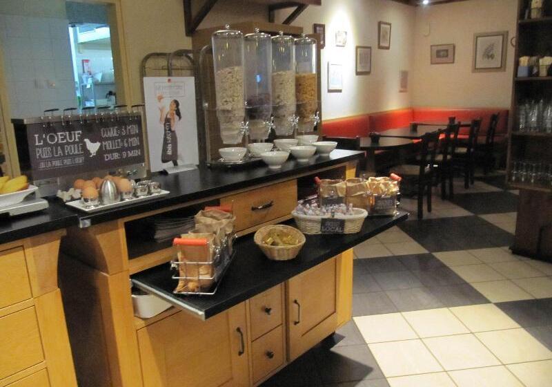 Отель Ibis Styles Pontivy Centre Bretagne