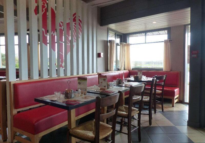 Отель Ibis Styles Pontivy Centre Bretagne