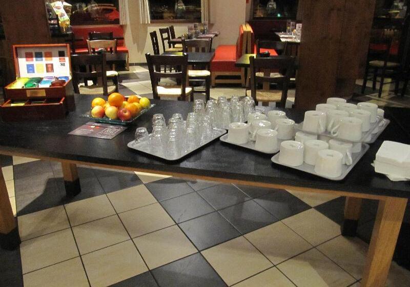 Отель Ibis Styles Pontivy Centre Bretagne