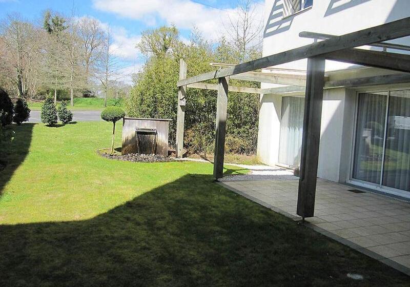 Отель Ibis Styles Pontivy Centre Bretagne