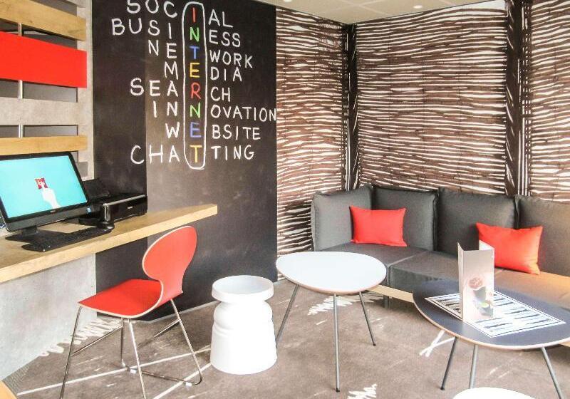 Отель Ibis Styles Pontivy Centre Bretagne