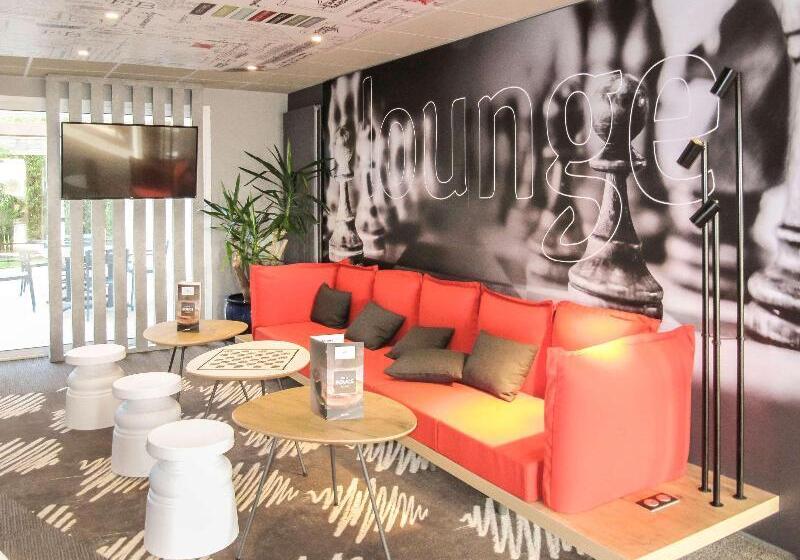 Отель Ibis Styles Pontivy Centre Bretagne