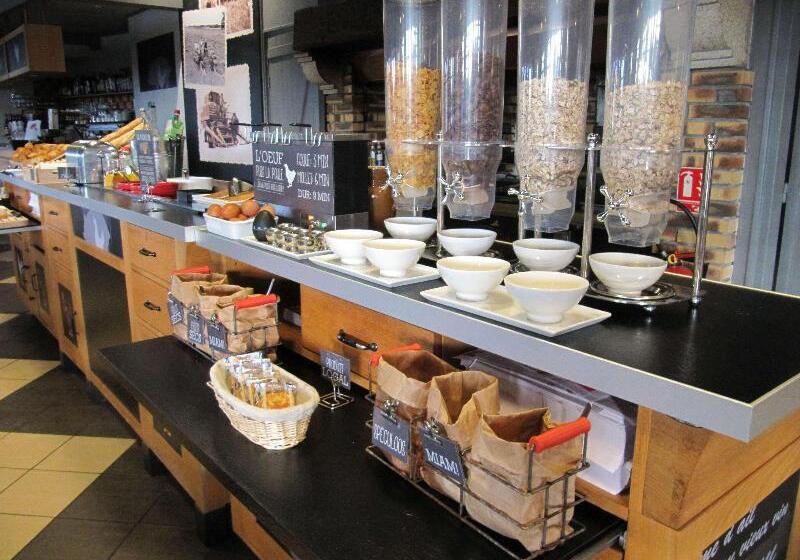 Отель Ibis Styles Pontivy Centre Bretagne