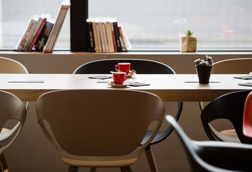 酒店 Ibis Rennes Centre Gare Sud