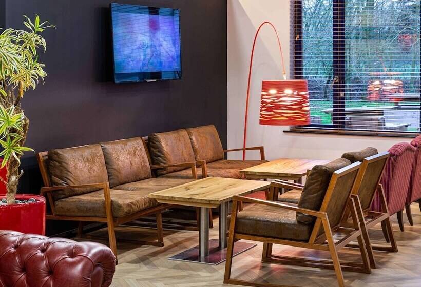 هتل Ibis Rugby East