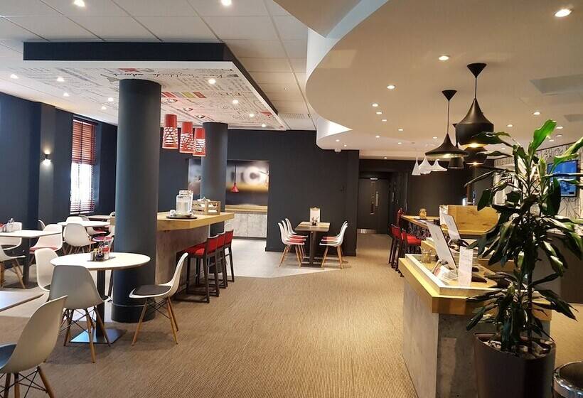 בית מלון כפרי Ibis Sheffield City