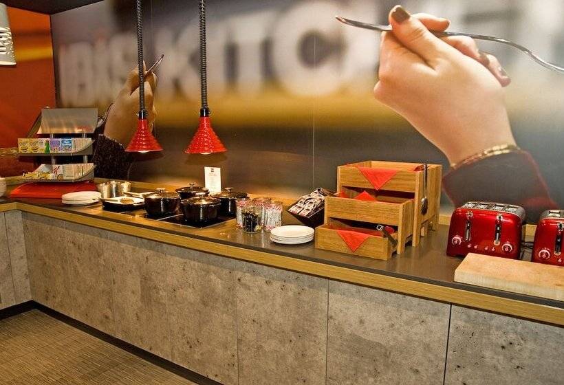 בית מלון כפרי Ibis Sheffield City