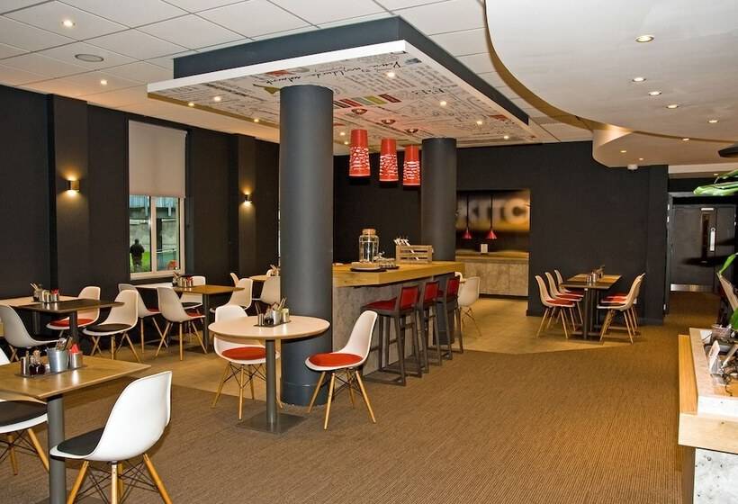 בית מלון כפרי Ibis Sheffield City