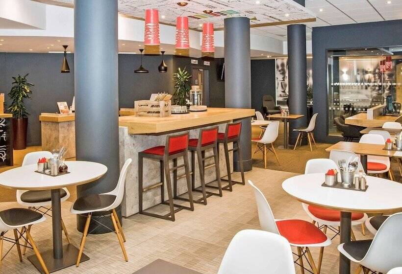 בית מלון כפרי Ibis Sheffield City