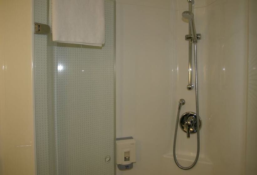 בית מלון כפרי Ibis Sheffield City