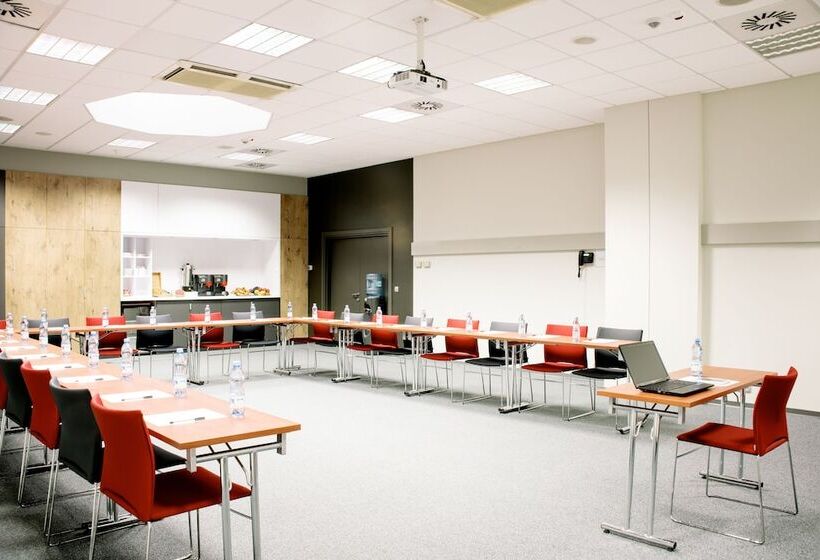 هتل Ibis Warszawa Centrum