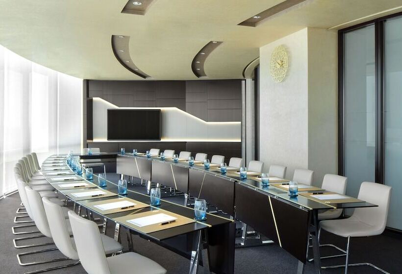 هتل Jumeirah Emirates Towers Dubai