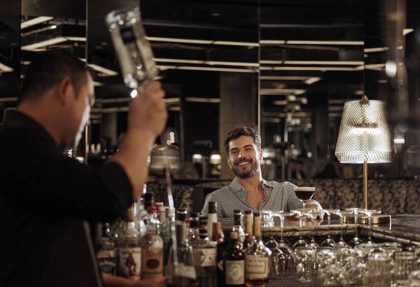 هتل Jumeirah Emirates Towers Dubai