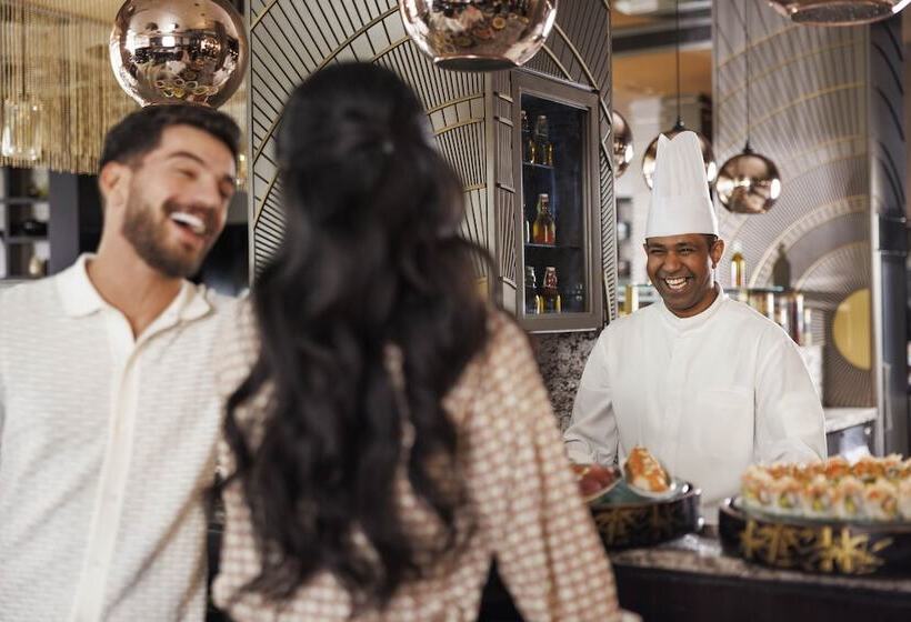 هتل Jumeirah Emirates Towers Dubai