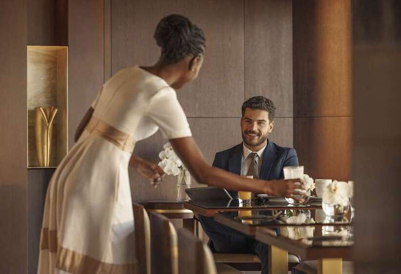 هتل Jumeirah Emirates Towers Dubai