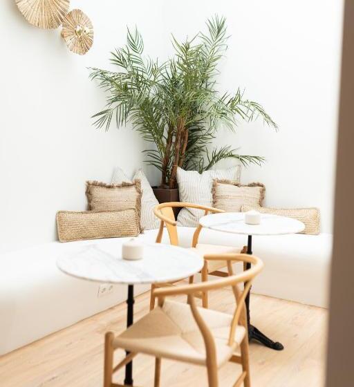 Отель Rooms By Jova