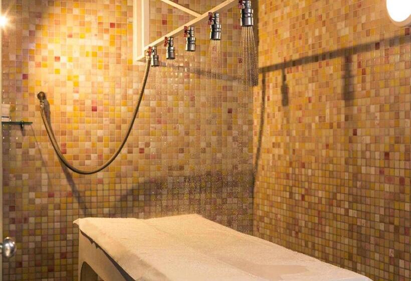 Отель Mercure Jardines De Albia