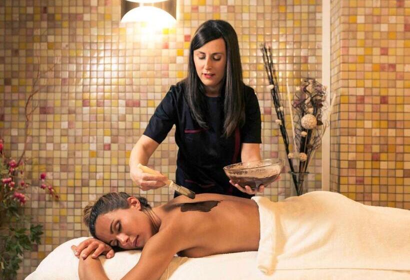 Отель Mercure Jardines De Albia