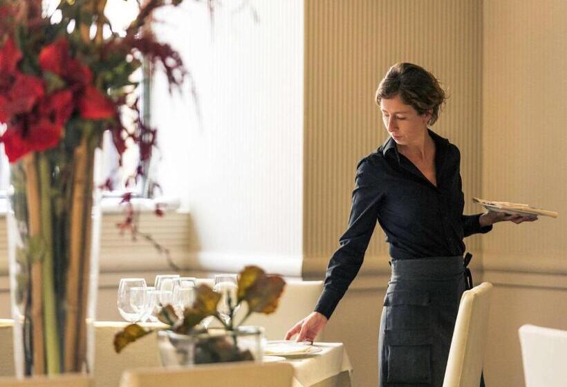 Отель Mercure Jardines De Albia