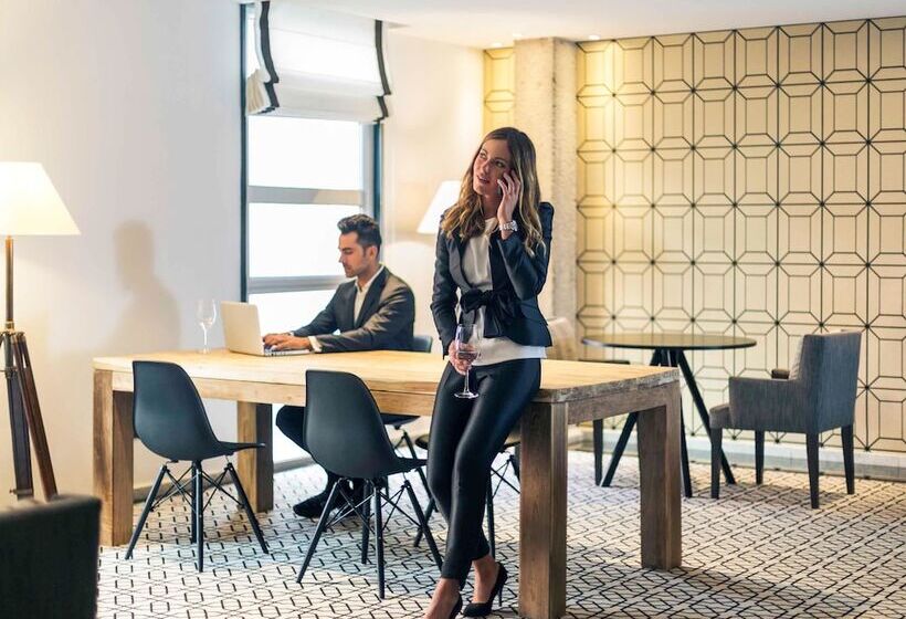 Отель Mercure Jardines De Albia