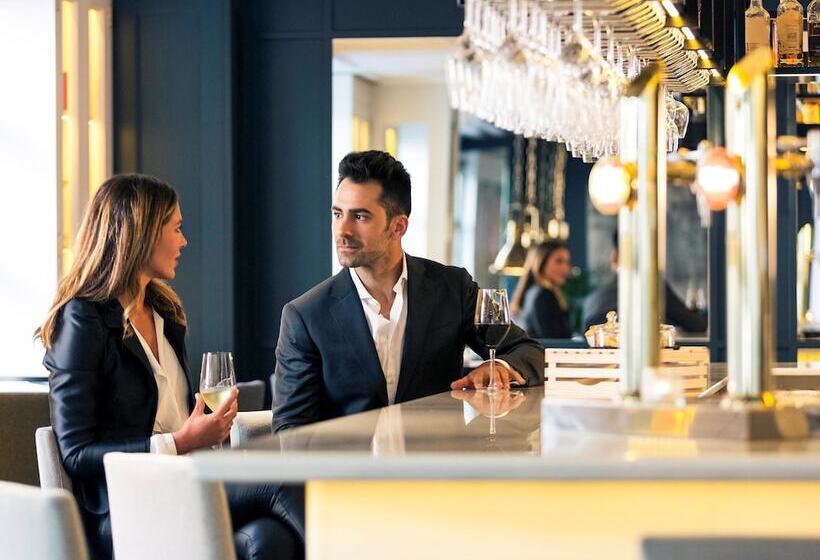 Отель Mercure Jardines De Albia