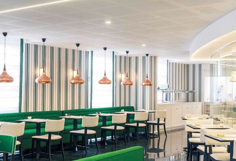 Отель Mercure Jardines De Albia