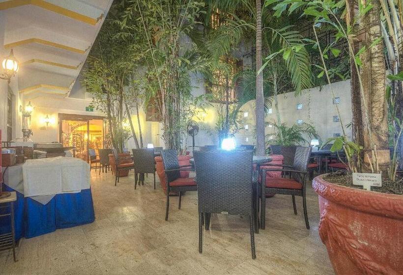 Отель Monterrey