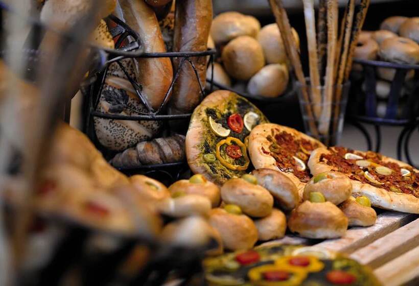 هتل Grand Mercure Petra