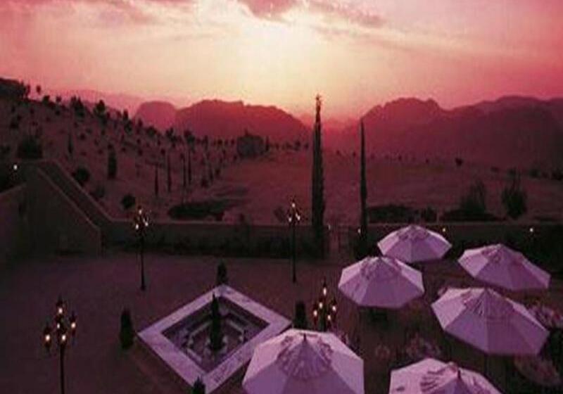 هتل Grand Mercure Petra