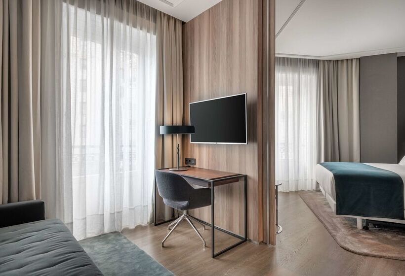 فندق NH Collection Madrid Gran Via