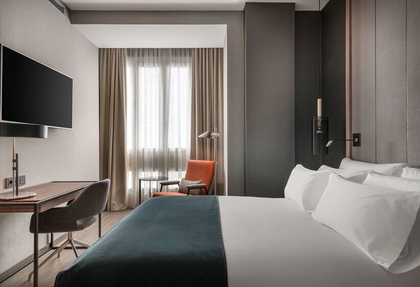 فندق NH Collection Madrid Gran Via