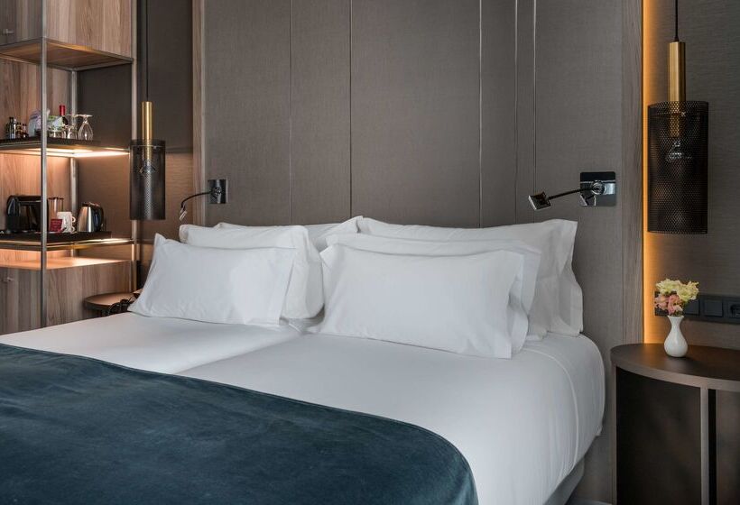 فندق NH Collection Madrid Gran Via