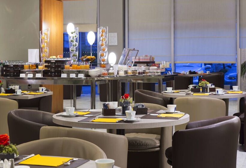 فندق NH Torino Lingotto Congress