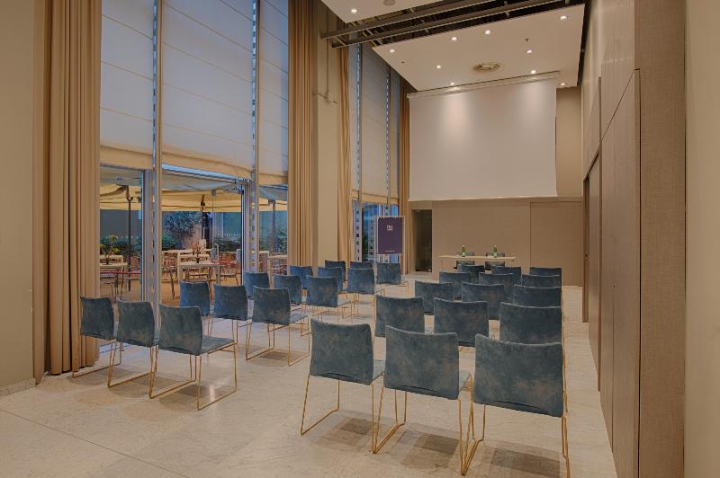 فندق NH Torino Lingotto Congress