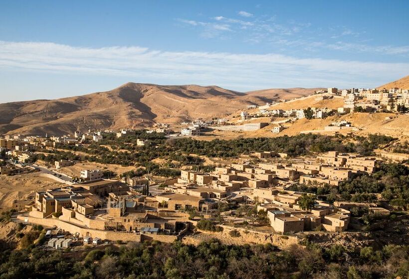 هتل Old Village Resort